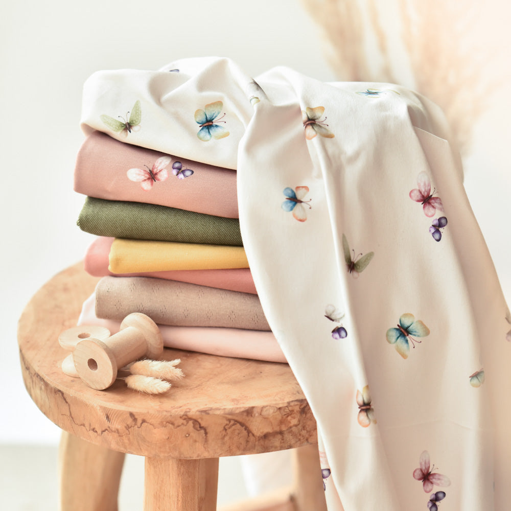 Flattertanz hell (Schmetterling) | Jersey & French Terry (BIO)