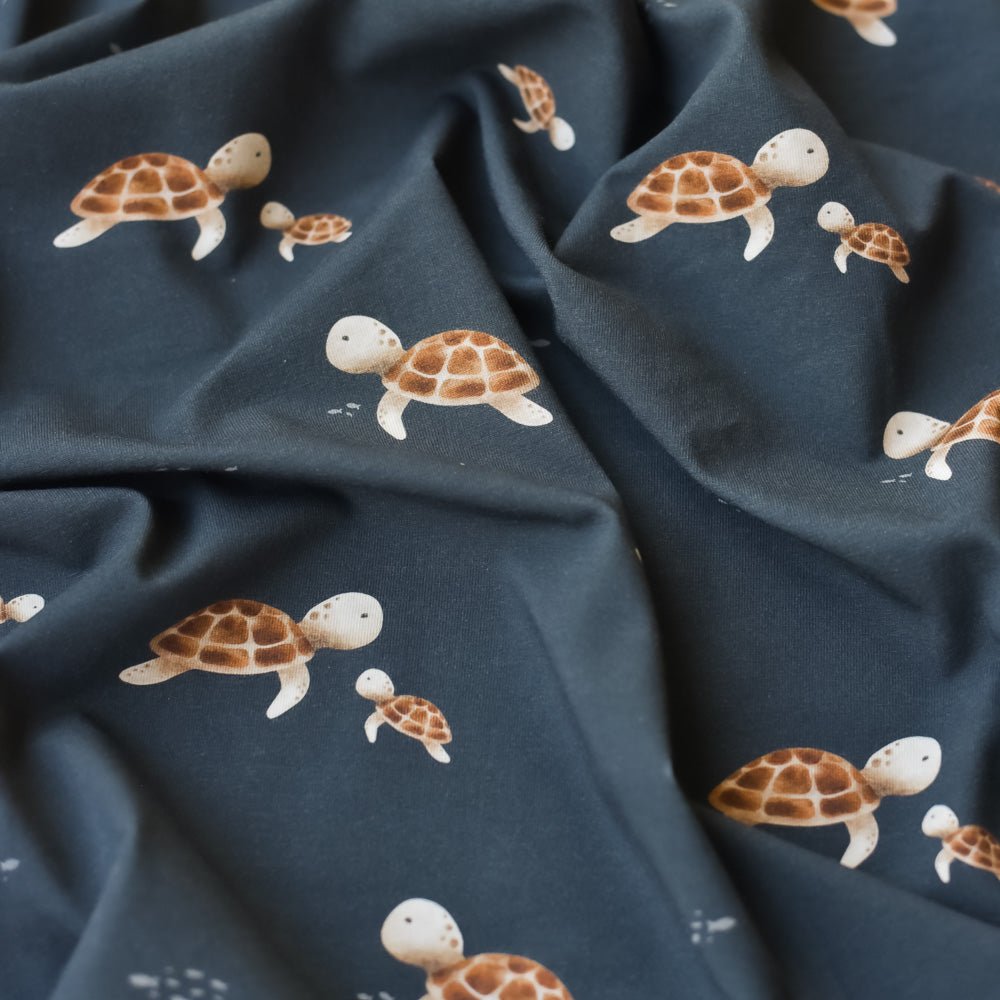 Mara die Weise dunkel (Schildkröte) | Jersey & French Terry (BIO)