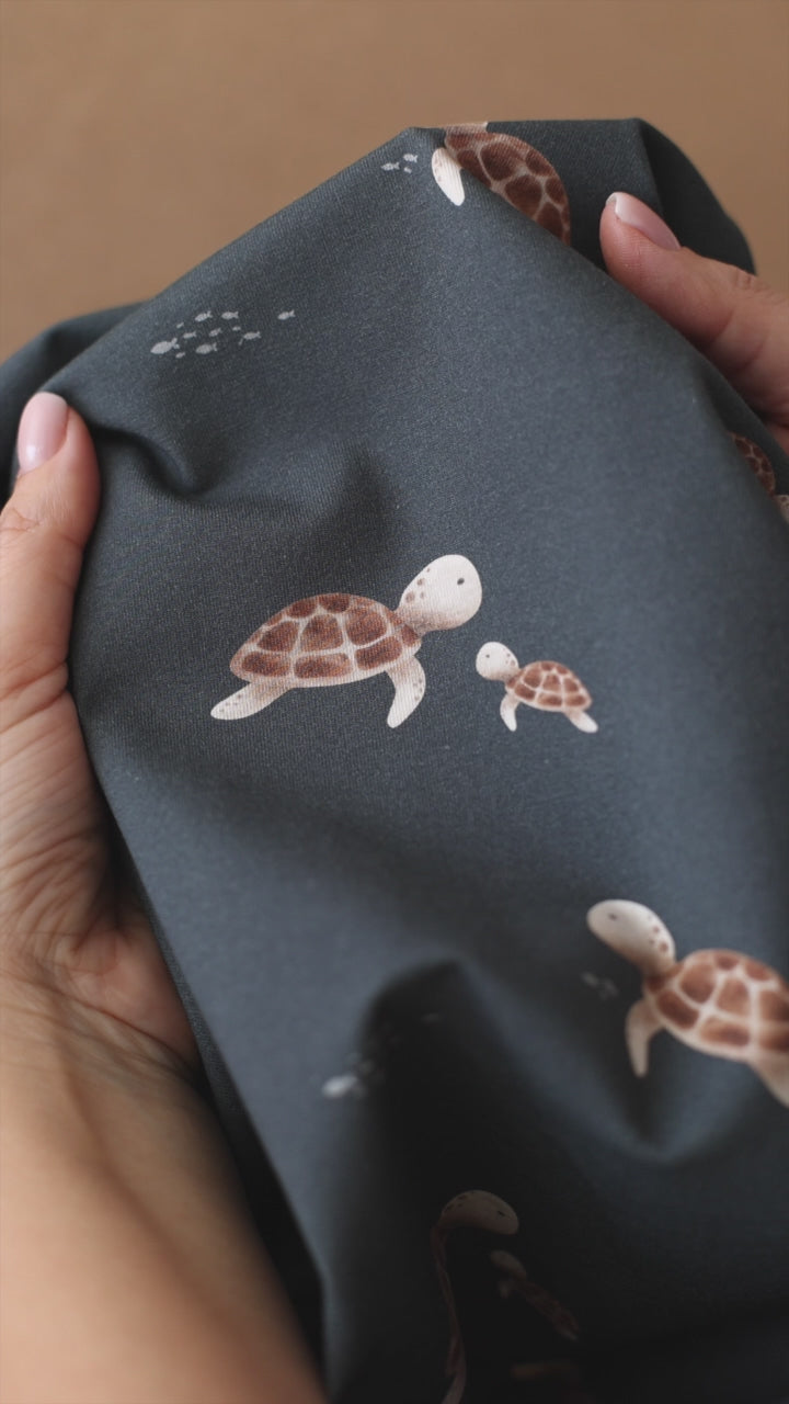 Mara die Weise dunkel (Schildkröte) | Jersey & French Terry (BIO)