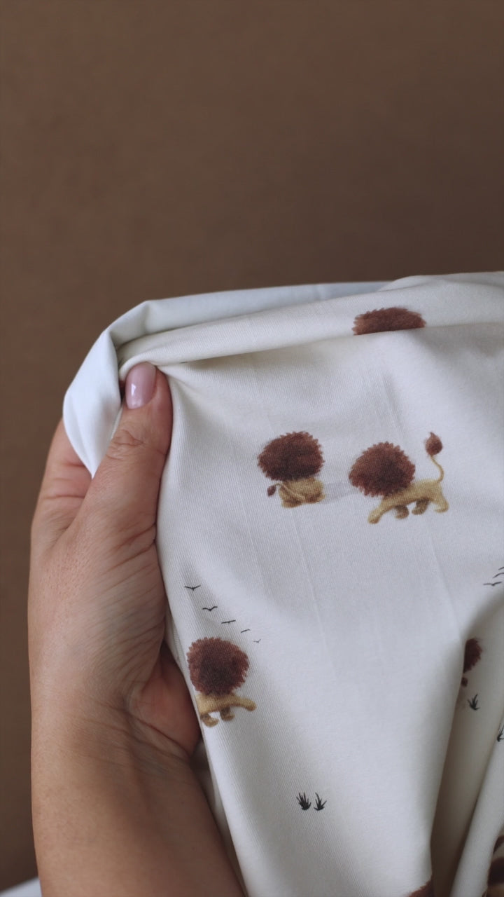 Theo der Tapsige hell (Löwe) | Jersey & French Terry (BIO)