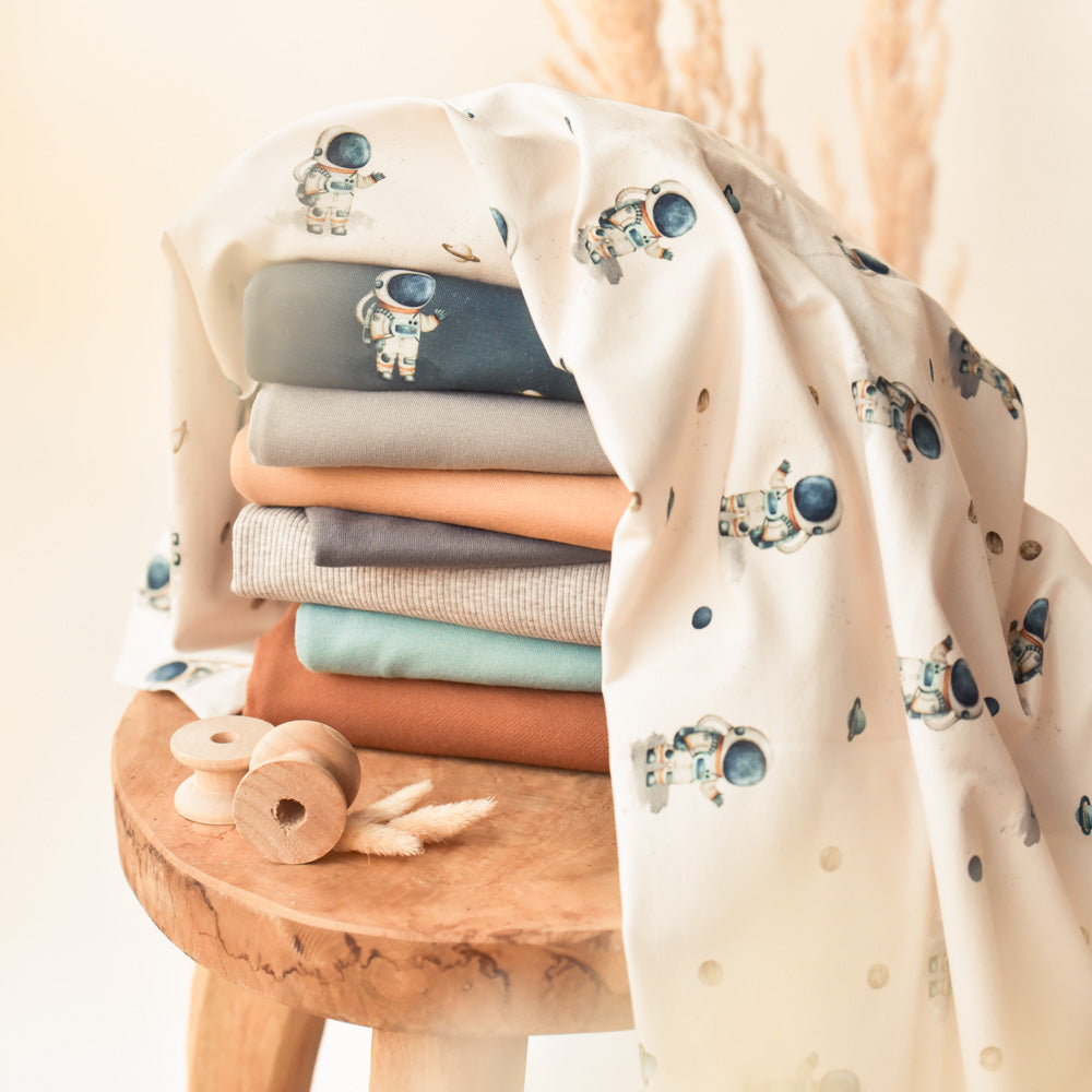 Kosmo auf Mission hell (Astronaut) | Jersey & French Terry (BIO)