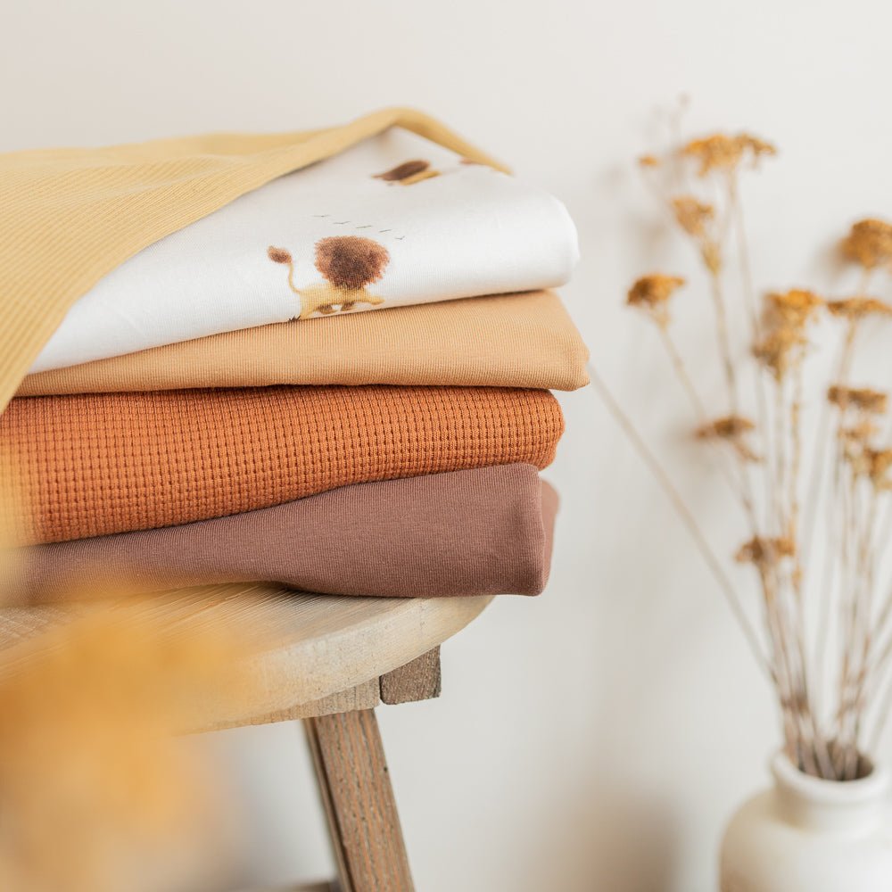 Theo der Tapsige hell (Löwe) | Jersey & French Terry (BIO)