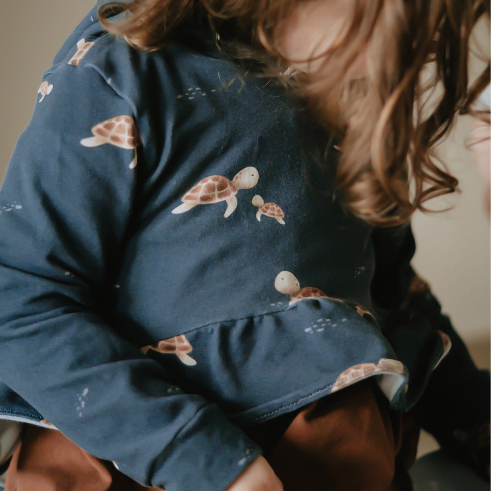 Mara die Weise dunkel (Schildkröte) | Jersey & French Terry (BIO)